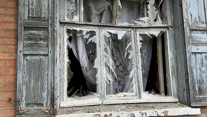 russian-drone-strikes-hit-homes-in-kherson-and-sloviansk