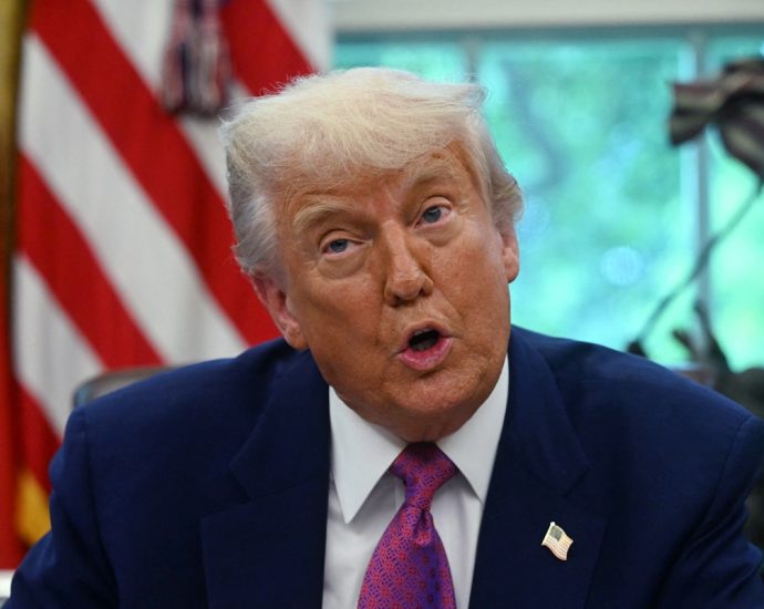 the-traitor-is-slowly-but-surely-killing-us.-economy,-experts-warn