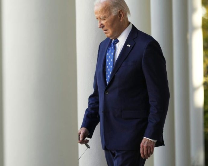 villaraigosa-blasts-harris-and-becerra-for-not-speaking-out-about-biden’s-decline