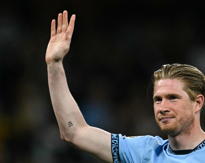 kevin-de-bruyne:-man-city-bid-farewell-to-captain-at-etihad-stadium