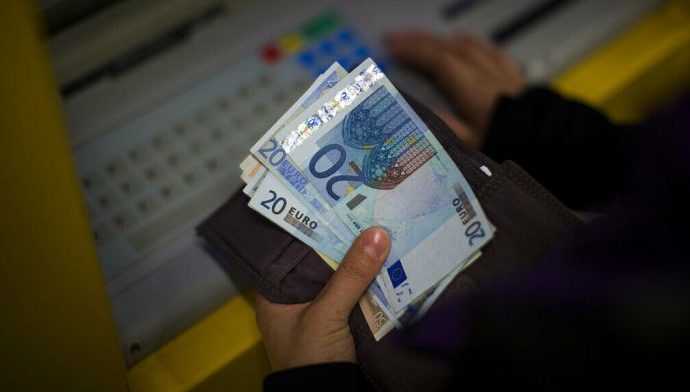 dutch-citizens-advised-to-keep-emergency-cash-on-hand-amid-growing-cyber-threats