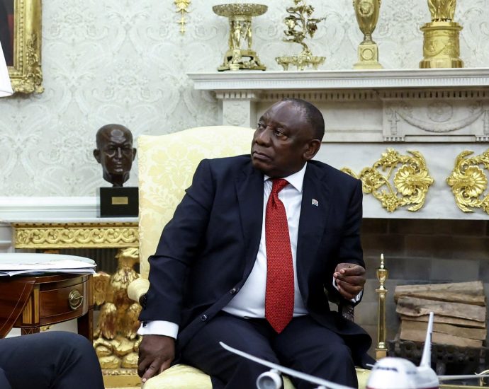 the-traitor-ambushes-south-africa’s-ramaphosa-in-oval-office-meeting