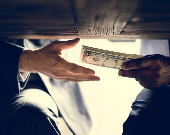 coinbase-confirms-insiders-handed-over-data-of-70k-users