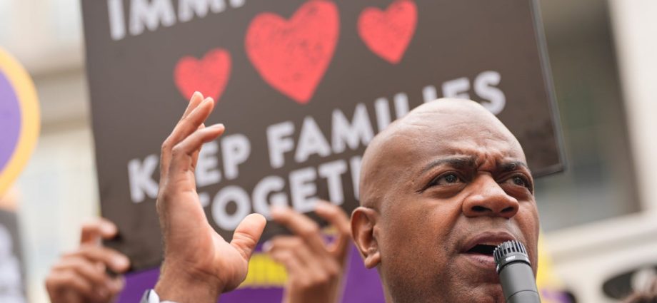 judge-tells-doj-to-‘operate-with-a-higher-standard’-after-newark-mayor’s-arrest