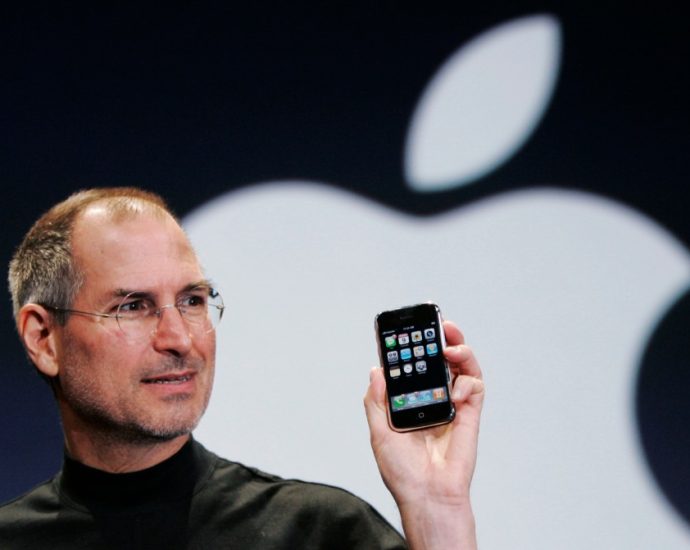 the-iconic-designs-of-jony-ive