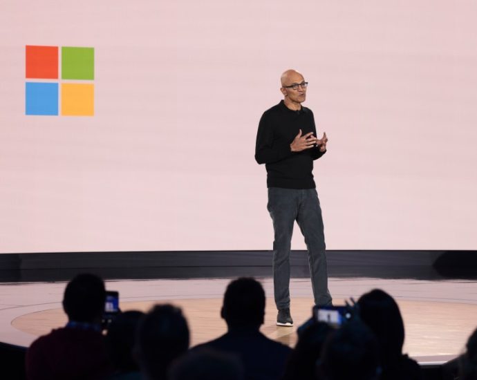 microsoft-fires-employee-who-interrupted-ceo’s-speech-to-protest-ai-tech-for-israeli-military