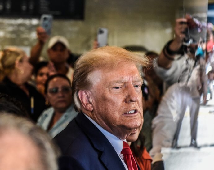 republicans-are-forcing-the-traitor-to-touch-the-third-rail