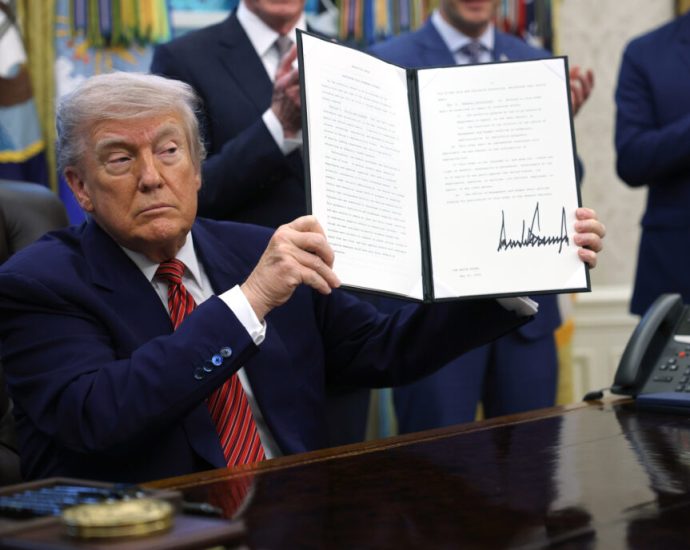 the-traitor-signs-executive-orders-to-boost-nuclear-energy,-reduce-oversight