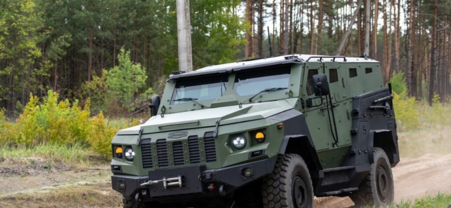 ukraine-clears-combat-ready-varta-2-armored-vehicle-to-face-russian-forces