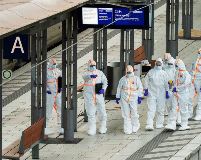 17-hurt-in-knife-attack-at-german-train-station;-woman-arrested