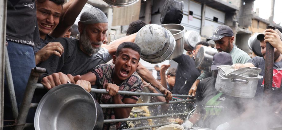 israel-has-only-authorized-a-‘teaspoon’-of-aid-for-gaza,-un.-chief-says