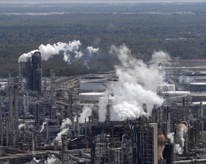 community-groups-say-louisiana-is-trying-to-stop-them-from-monitoring-air-pollution