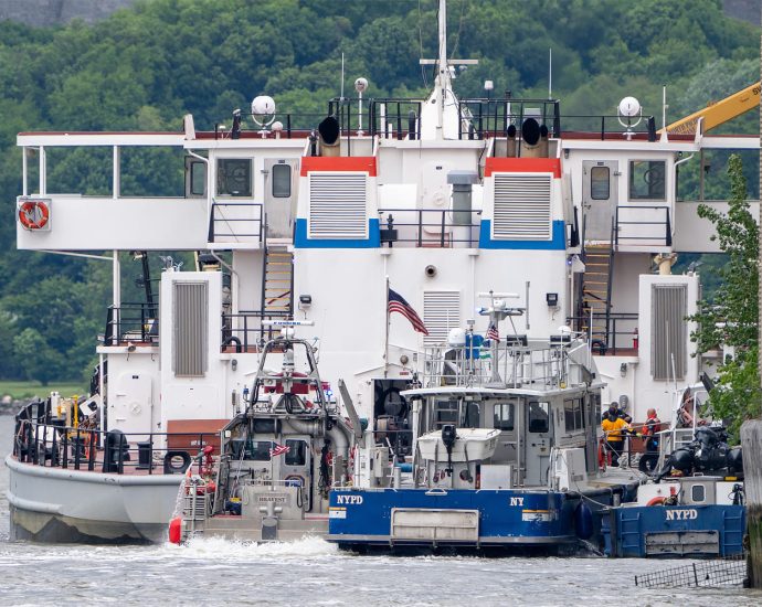 1-dead-in-new-york-sewage-boat-explosion-on-hudson-river