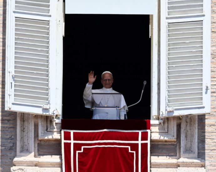pope-leo-prays-for-china’s-catholics,-a-thorny-issue-in-his-papacy