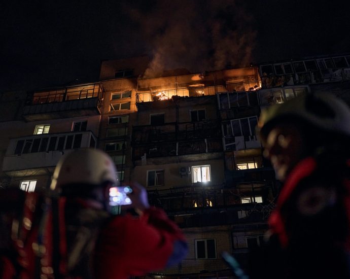 a-short-diary-from-ukraine’s-war:-one-american’s-story-from-kyiv           -          -                                          