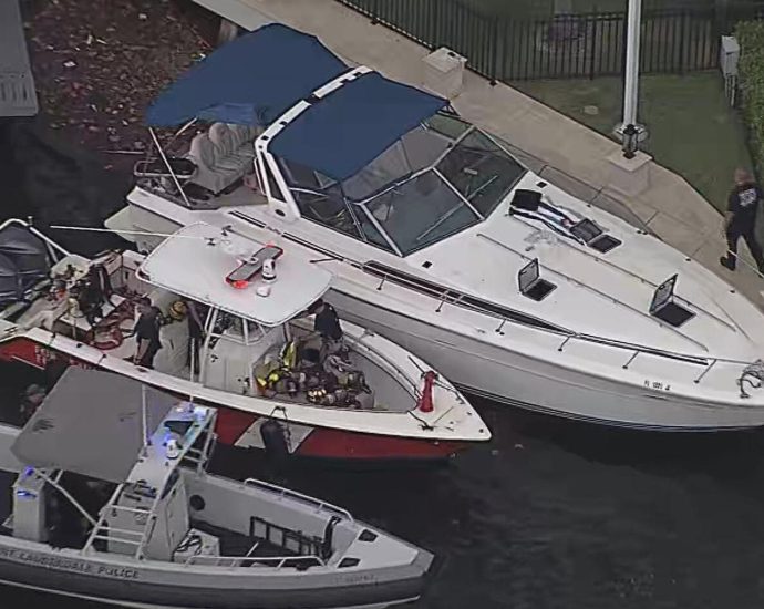 11-hospitalized,-including-2-kids,-after-boat-explosion-in-florida