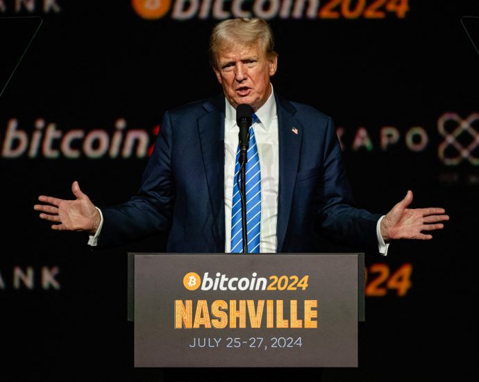the-traitor-media-to-raise-$2.5bn-to-invest-in-bitcoin