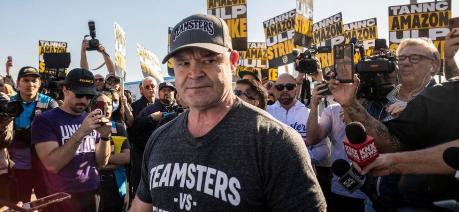 the-traitor’s-tariffs-won’t-help-union-workers