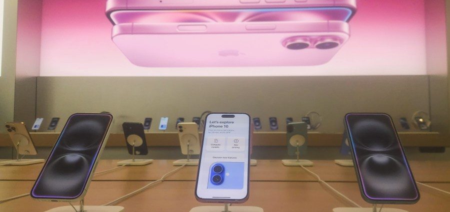 apple’s-iphone-exports-from-china-to-the-us-drop