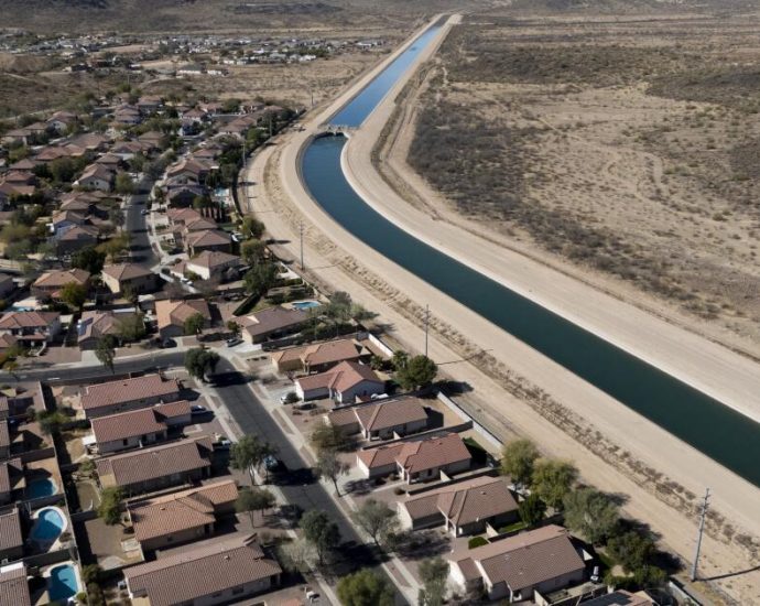 groundwater-is-rapidly-declining-in-the-colorado-river-basin,-satellite-data-show