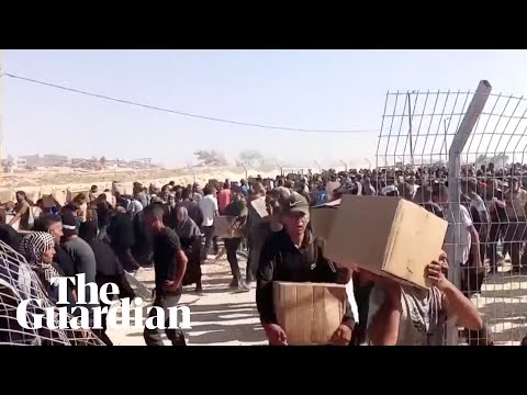 thousands-rush-to-receive-aid-at-southern-gaza-distribution-centre