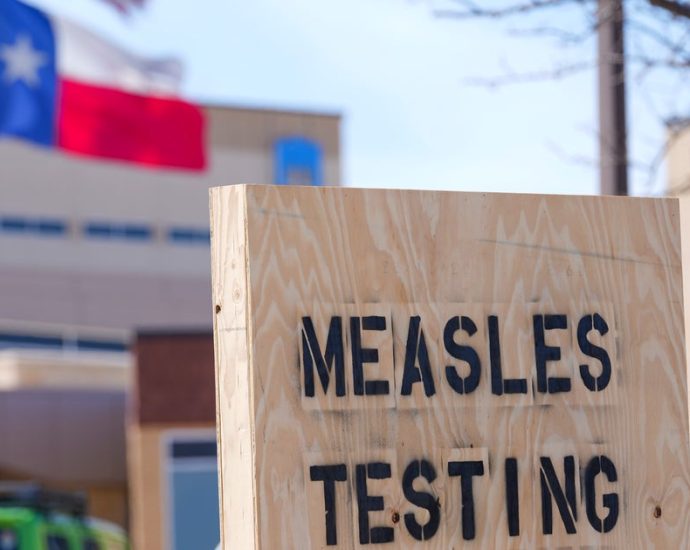 amid-measles-outbreak,-texas-looks-to-make-vaccine-exemptions-even-easier