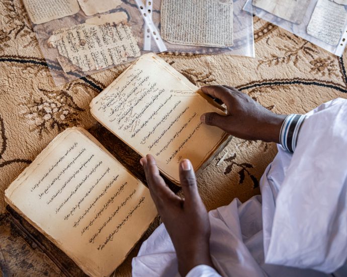 preserving-oualata’s-fragile-manuscript-legacy-amid-desert-threats