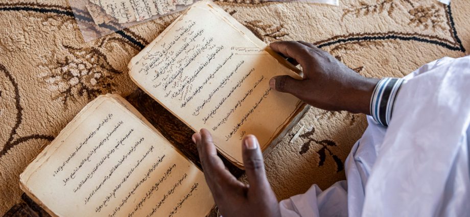 preserving-oualata’s-fragile-manuscript-legacy-amid-desert-threats