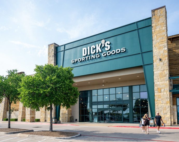 dick’s-sporting-goods-stands-by-full-year-guidance-—-even-with-tariffs-looming