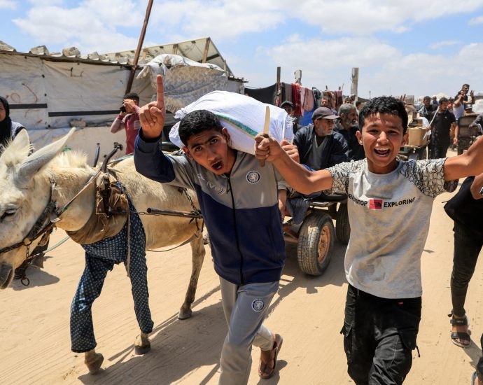 ‘not-aid,-but-humiliation’:-a-desperate-search-for-food-in-gaza