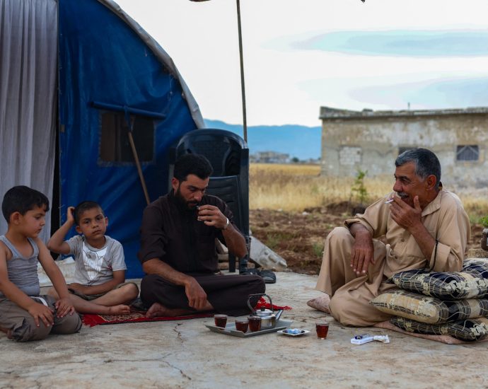 syrians-return-to-villages-destroyed-by-war