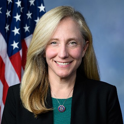 can-abigail-spanberger-win-virginia’s-governorship-in-a-runaway?