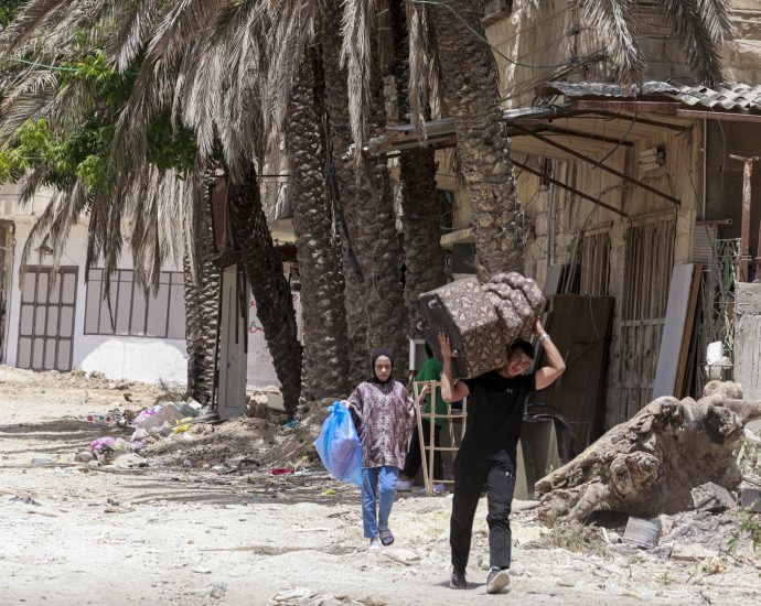 tulkarem-residents-clear-homes-set-for-demolition