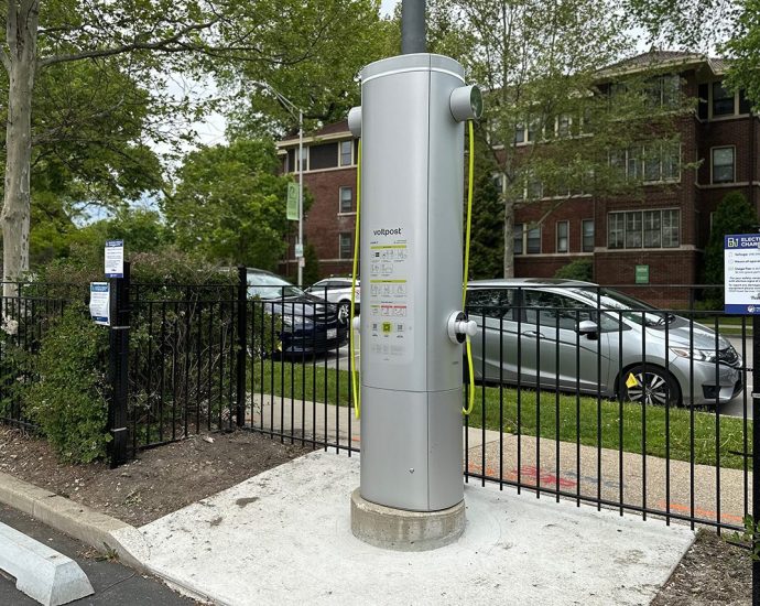 voltpost-deploys-its-first-lamppost-ev-charger