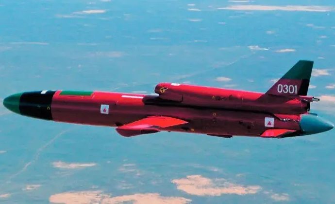 russia-is-now-bombing-ukraine-with-dummy-drones,-but-why?