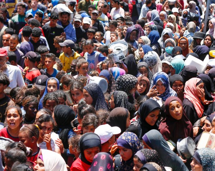 un-says-famine-stalks-all-in-gaza;-israel-shoots,-wounds-aid-seekers