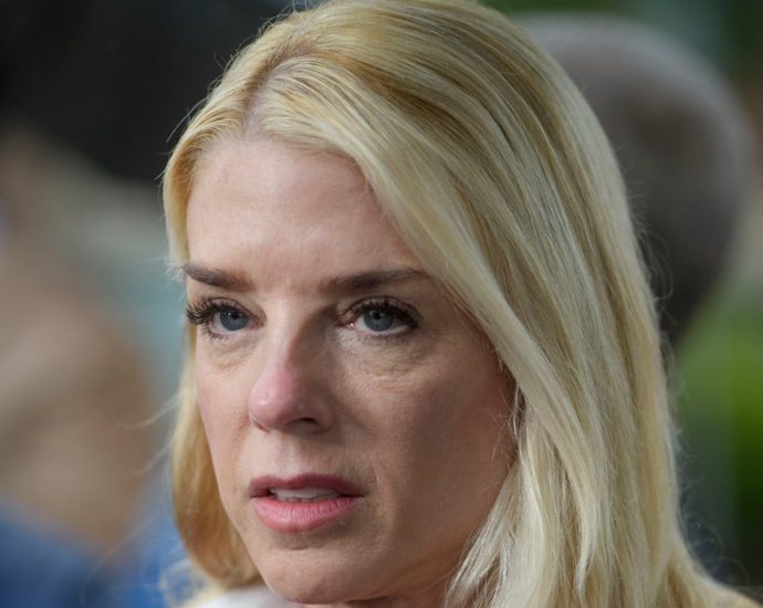 pam-bondi-locks-bar-association-out-of-vetting-the-traitor’s-judicial-nominees
