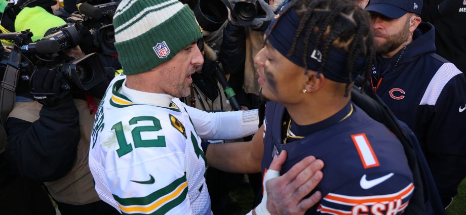 a-week-1-aaron-rodgers-vs.-justin-fields-showdown-would-make-a-specific-type-of-history