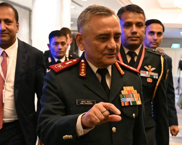 india-general-admits-jet-losses-in-clash-with-pakistan:-here’s-what-he-said