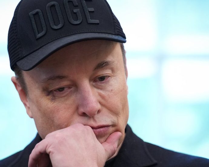 elon-musk-explains-why-he-has-a-black-eye