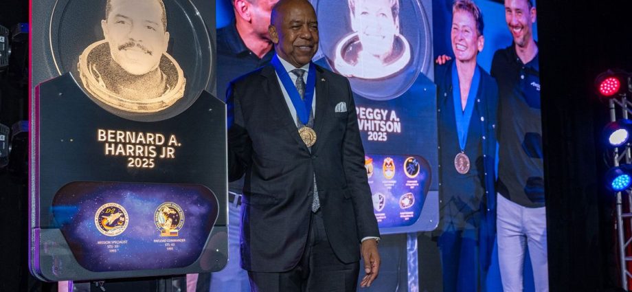 Two space vets added to Astronaut Hall of Fame as one awaits launch