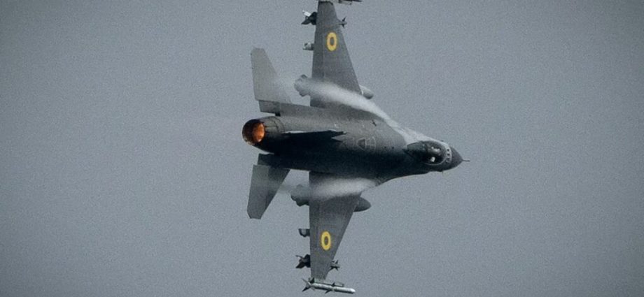 makarov-vs.-sniper-rifle:-ukraine’s-air-force-still-outgunned-despite-arrival-of-f-16s