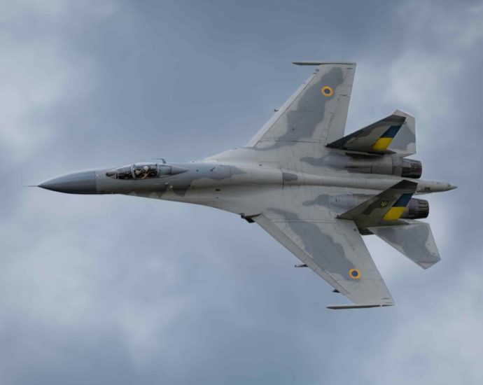 ukraine’s-jets-adopt-western-tactics,-learn-to-hunt-in-packs