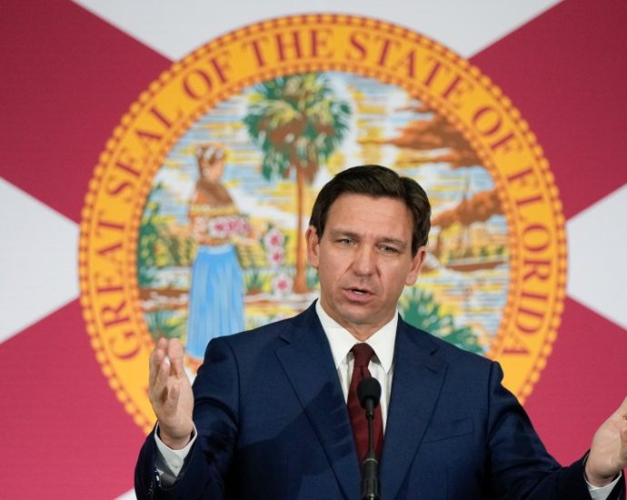 federal-judge-blocks-florida-from-enforcing-social-media-ban-for-kids-while-lawsuit-continues