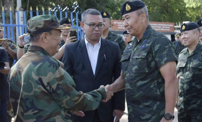 Army chiefs try to resolve Thai-Cambodian border dispute