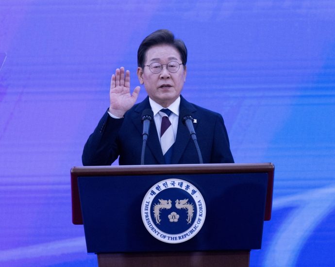 south-korea’s-lee-promises-to-‘heal-wounds’-in-first-address-as-president