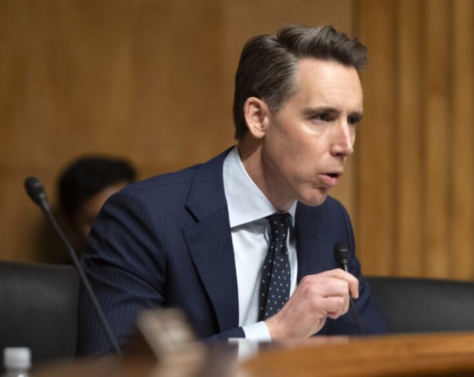 hawley-calls-for-tyson-probe-amid-child-labor-allegations