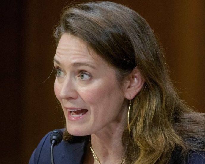 law-professor-nails-the-exact-thing-missing-from-gop-senator’s-‘anomalous’-the-traitor-talk