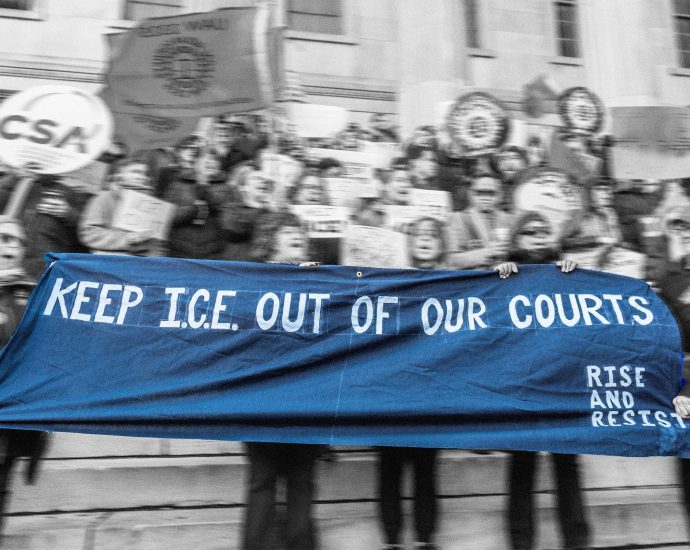 ice-quietly-scales-back-rules-for-courthouse-raids