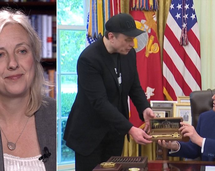 “how-to-survive-the-broligarchy”:-carole-cadwalladr-on-tech-titans-&-rising-us.-authoritarianism
